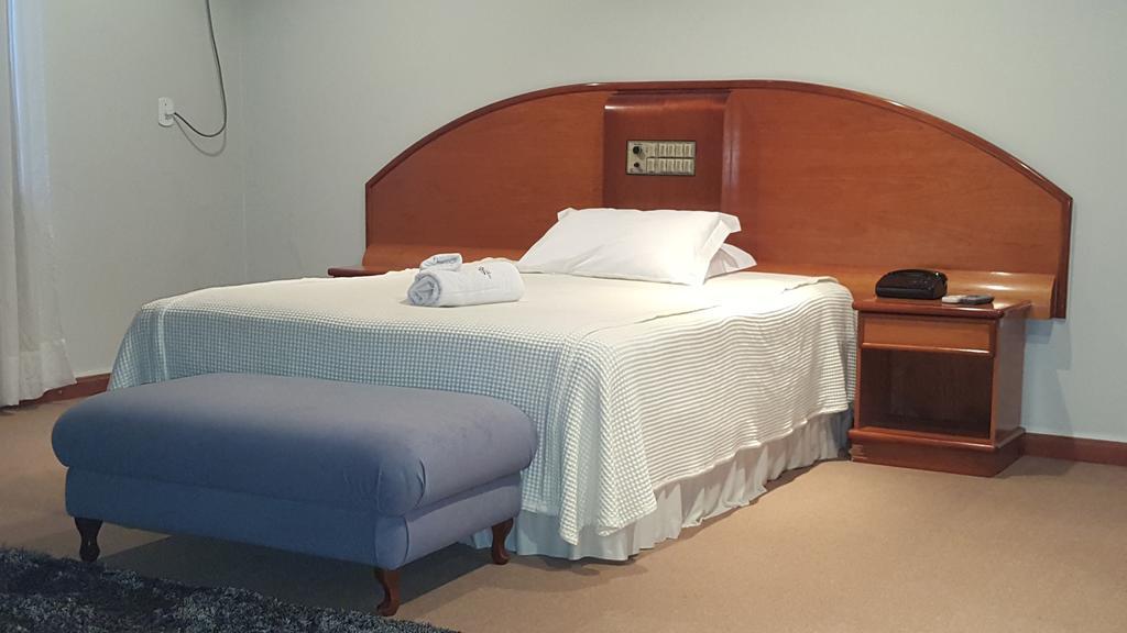 Cristal Executive Hotel Francisco Beltrão Kamer foto