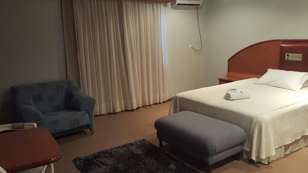 Cristal Executive Hotel Francisco Beltrão Kamer foto